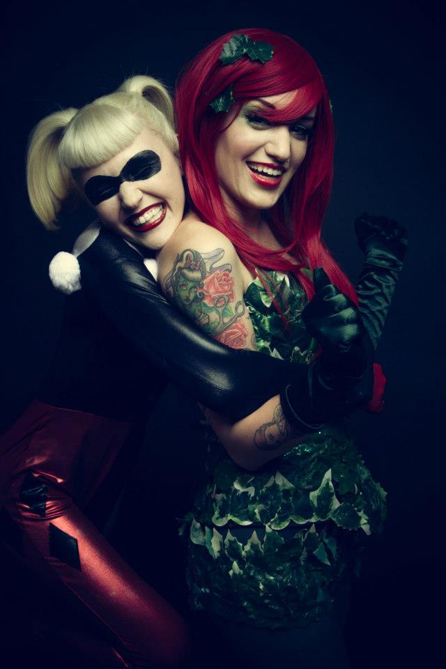 Harley Quinn and Poison Ivy cosplay