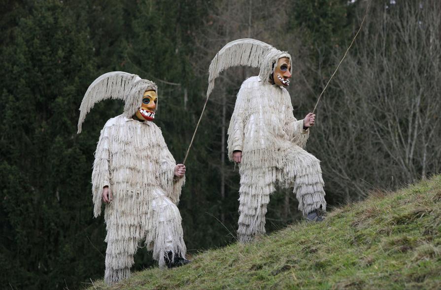 Traditional Slovenian Ta Terjast costumes