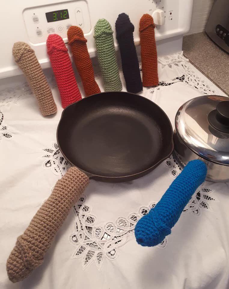 Crochet penis pan holder will never burn your palms again
